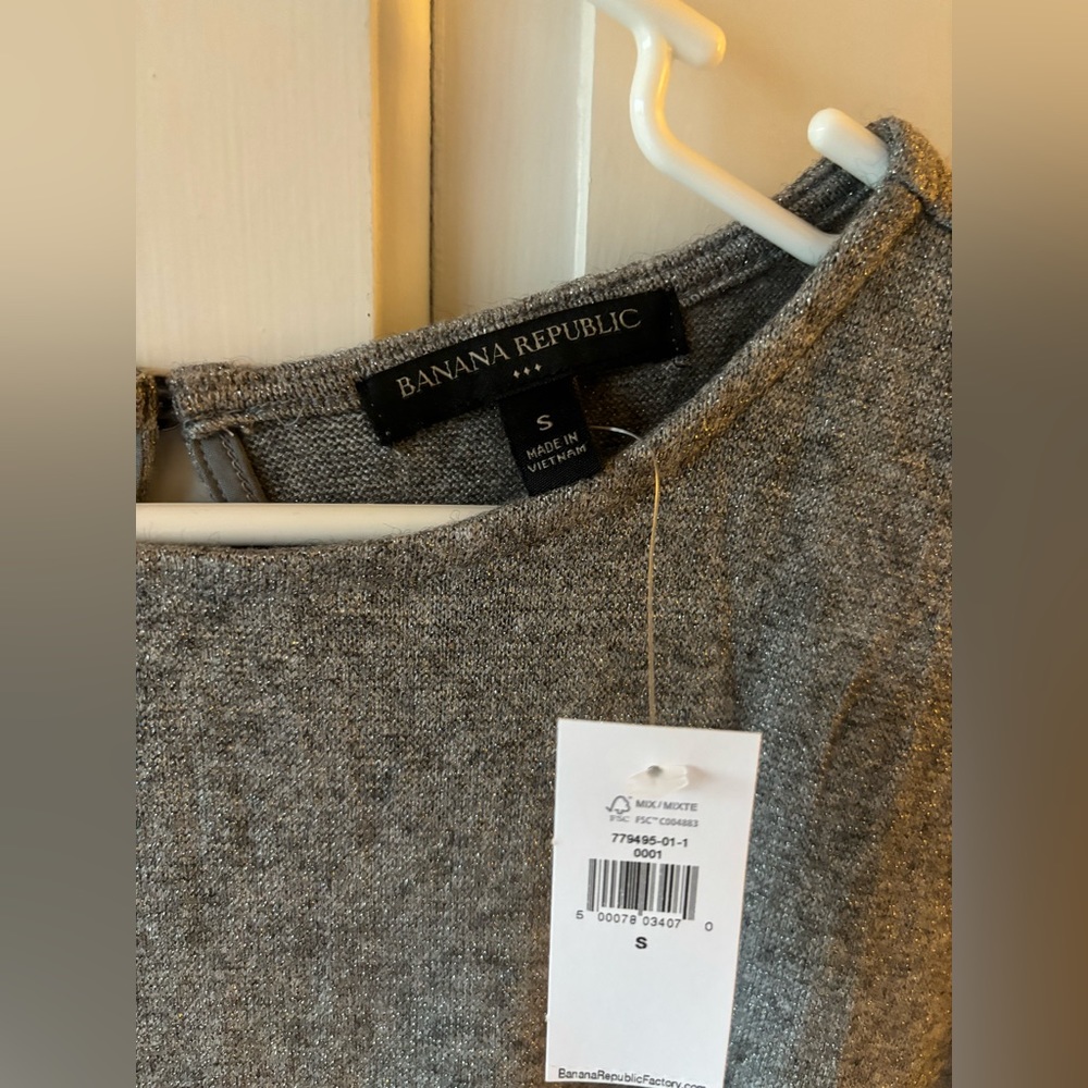 Banana Republic Shimmery Grey Top NWT - Picture 3 of 5